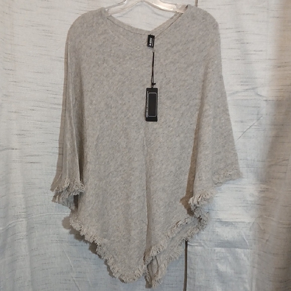 Beryll Gray Knit Cashmere Poncho with Fringe One Size NWT